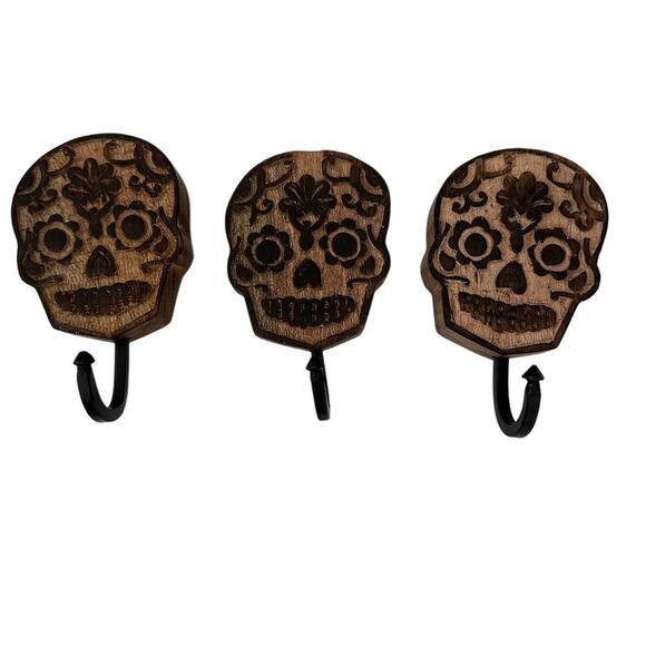 Halloween Skull Rustic Wood Hook Hangers - Picture 1 of 13